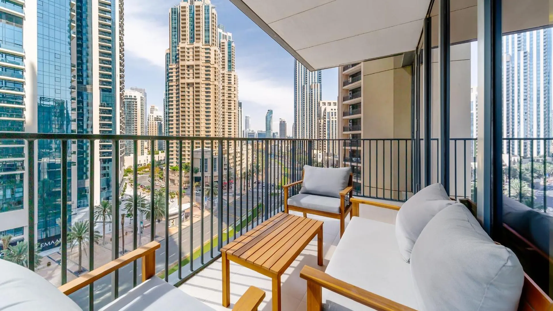 Blvd Skyview Apartment Dubai